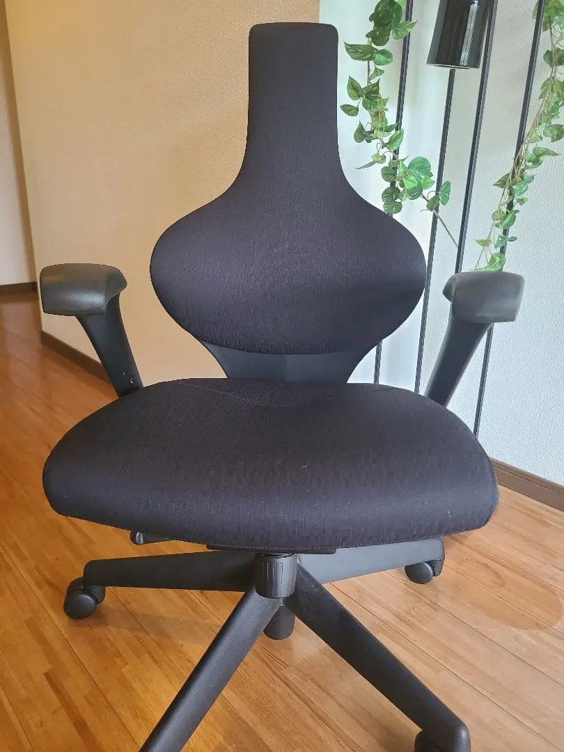 ■KEILHAUER/キールハワー■29万■カナダ■高級■Tom/トム　　⑤ Tom - Executive, Conference & Task - Office Chairs | Keilhauer
