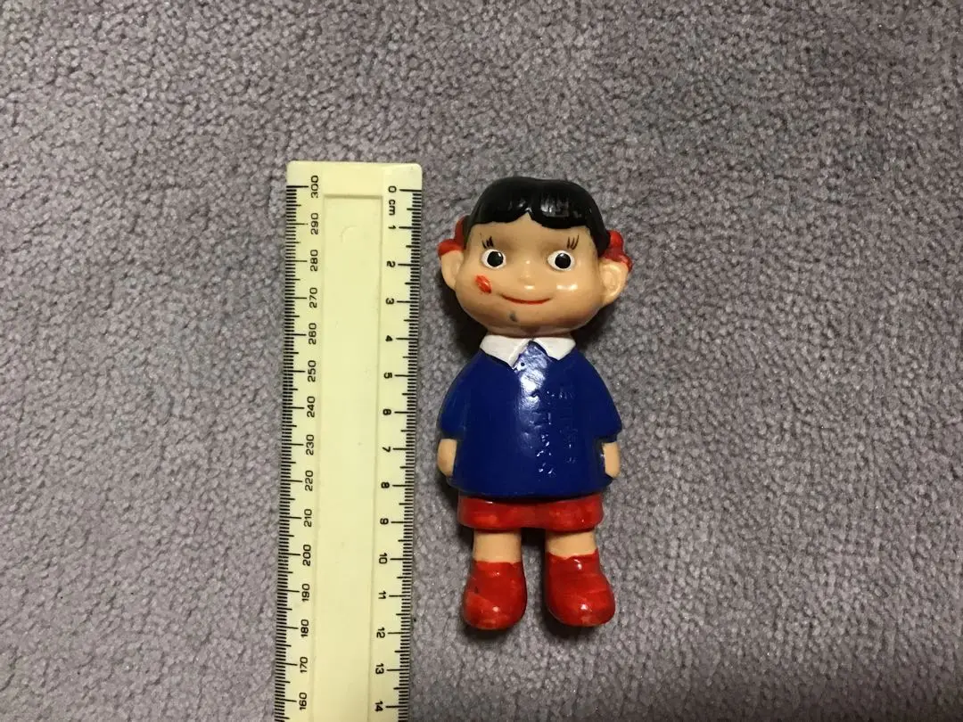 【希少！！当時もの】不二家 ペコちゃん ソフビ 園児服 ☆古いソフビ☆ペコちゃん・園児服・赤色・不二家・当時物☆笛