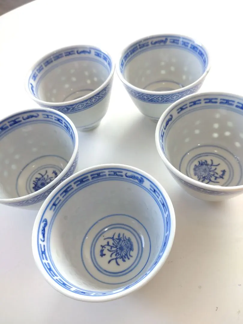 未使用品   中国美術 湯呑み2つ  茶器  青磁茶杯 煎茶道具 青磁蓮弁杯 Amazon.co.jp: 中国美術 湯呑み 茶器 青磁茶杯 煎茶道具 雲紋