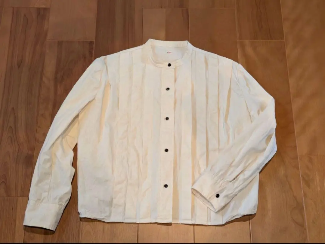 ウティ OUTIL 長袖シャツ 生成 outil(ウティ)24SS Collectionの新作、chemisier sapois(OV-S008