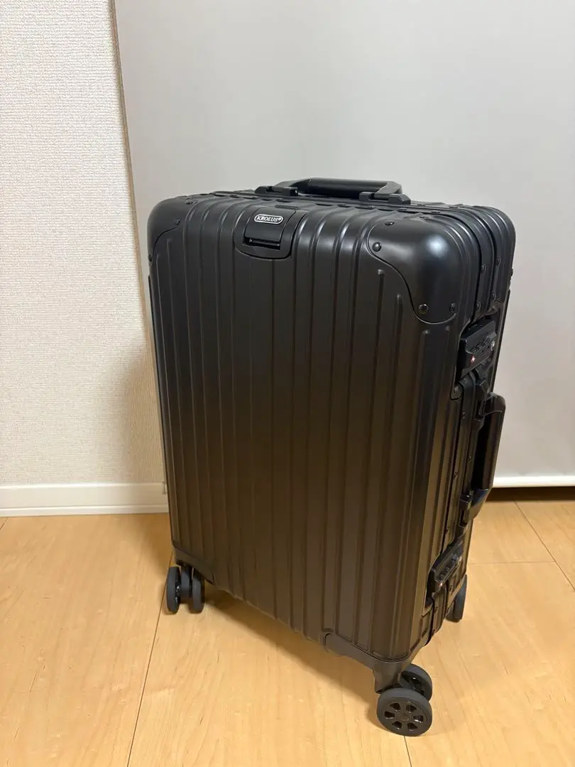 アルミ製　スーツケース　 機内持ち込み　リモワ風　kroeusクロース 35L程 アルミ製 スーツケース 機内持ち込み リモワ風 kroeusクロース 35L程