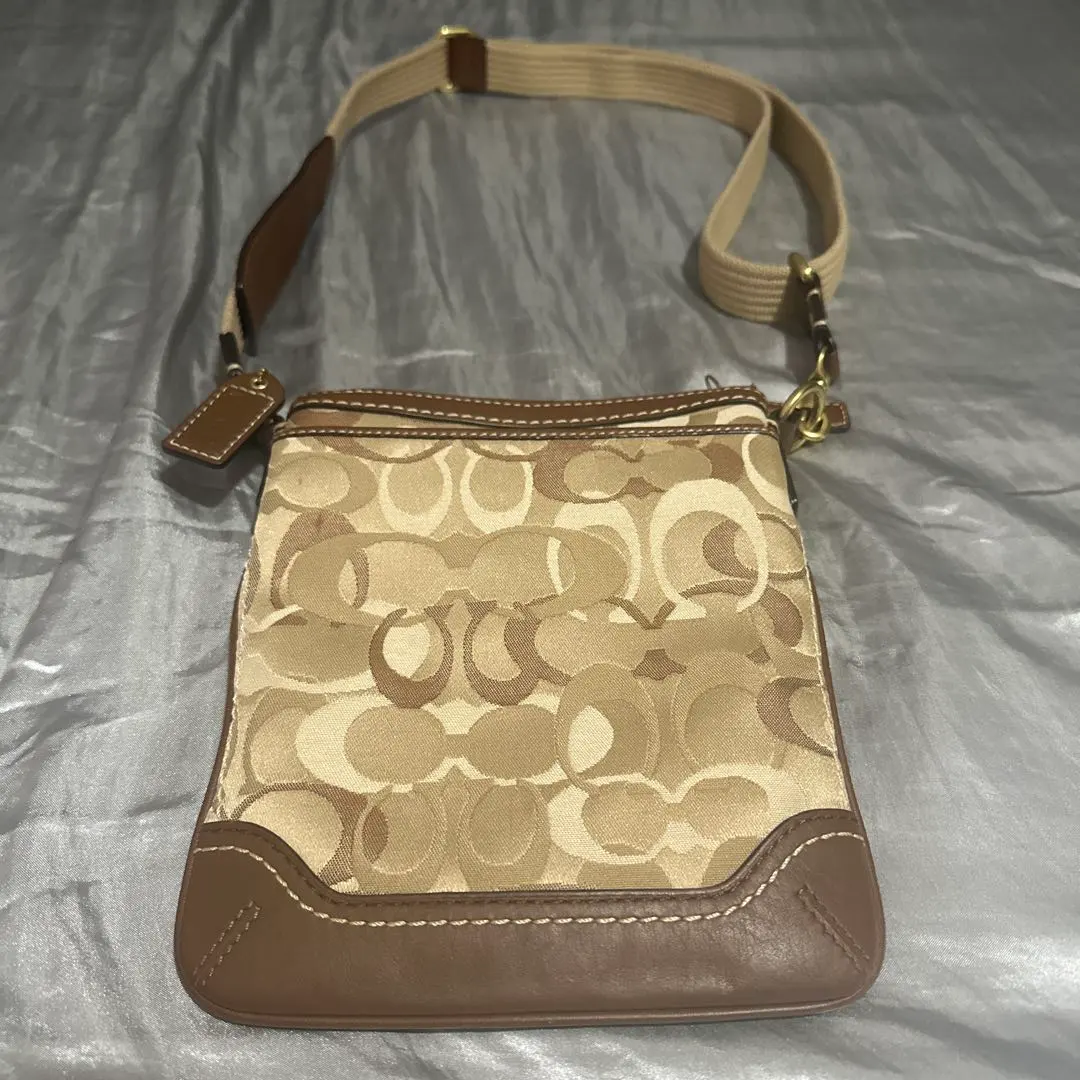 Thumbnail of COACH shoulder bag, brown