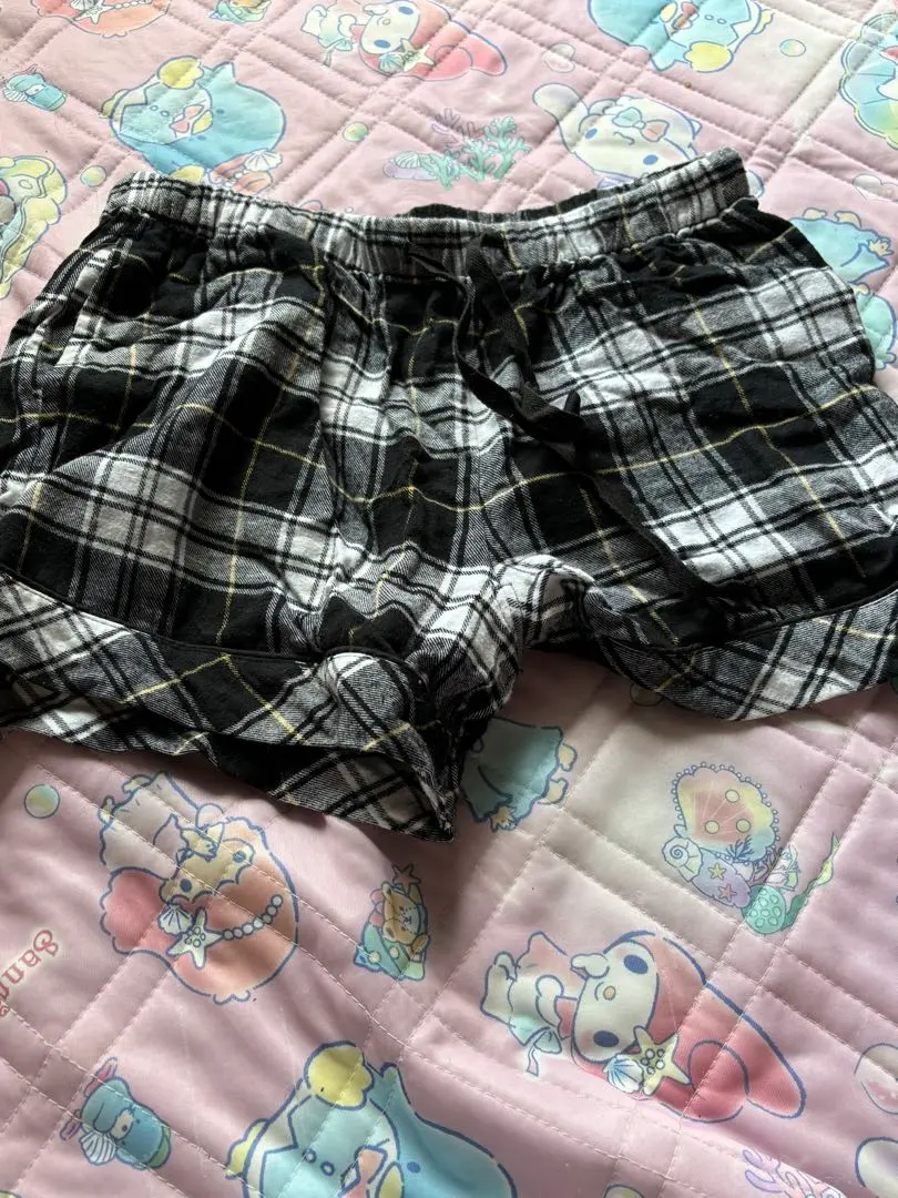 Thumbnail of Checkered shorts, size LL