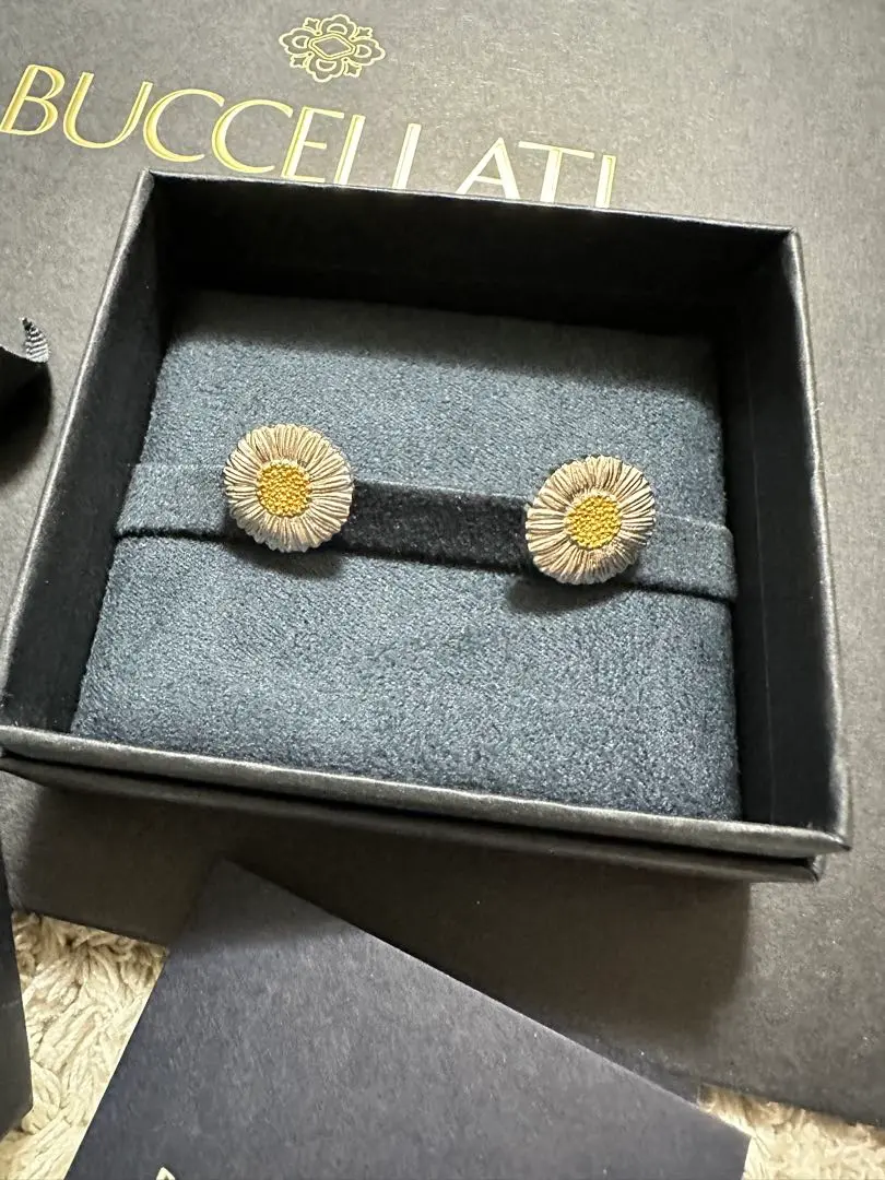 2025年最新】buccellati ピアスの人気アイテム - メルカリ