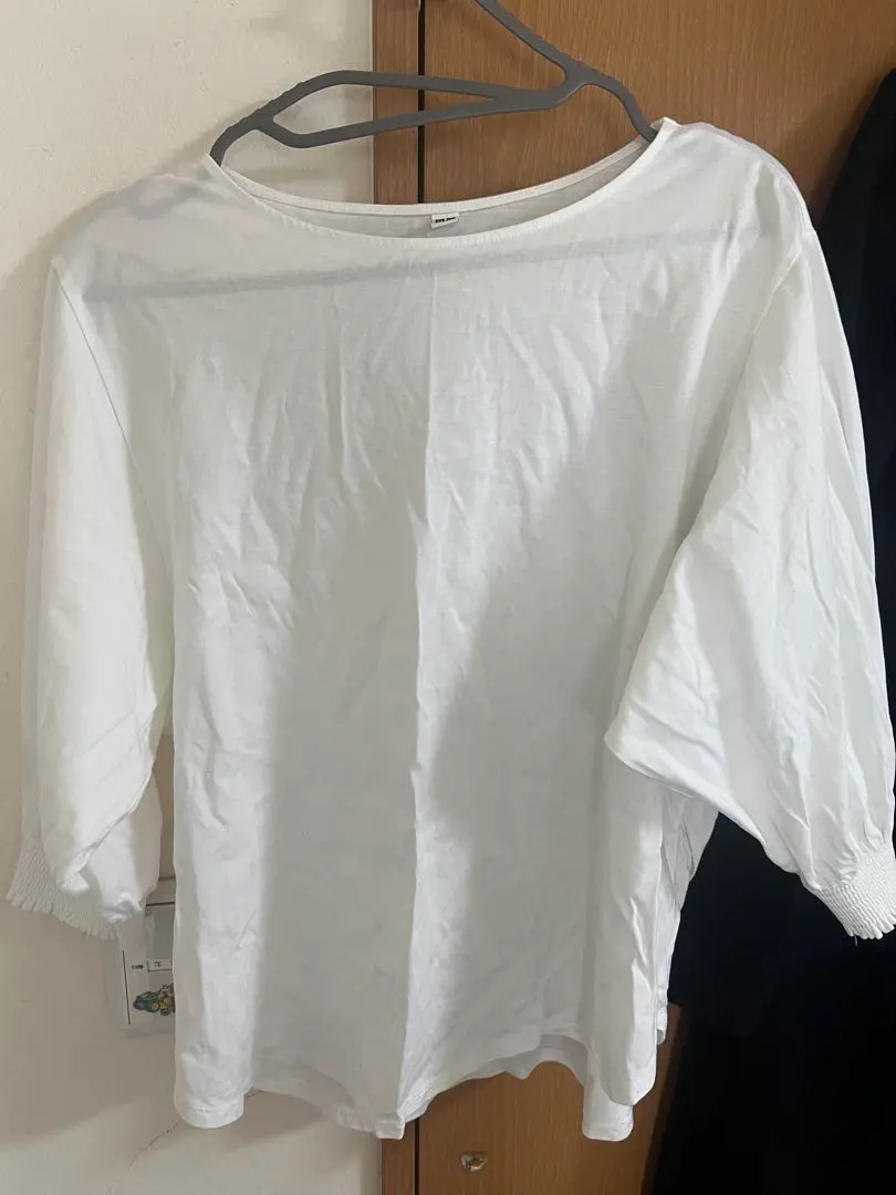 Thumbnail of White, five-sleeve shirt, relaxed fit, Uniqlo
