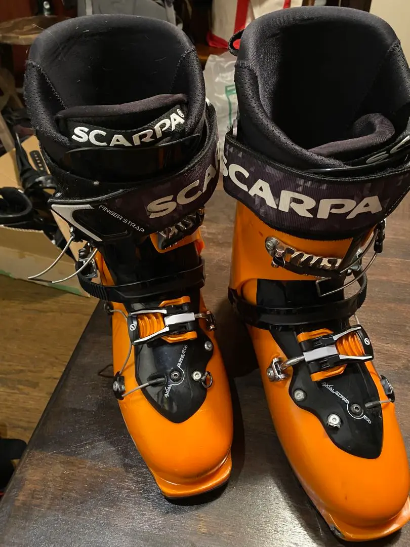 SCARPA スカルパ マエストラーレRS 26cm ソールサイズ297mm マエストラーレRS(26 ホワイト/オレンジ): スカルパ | ロスト