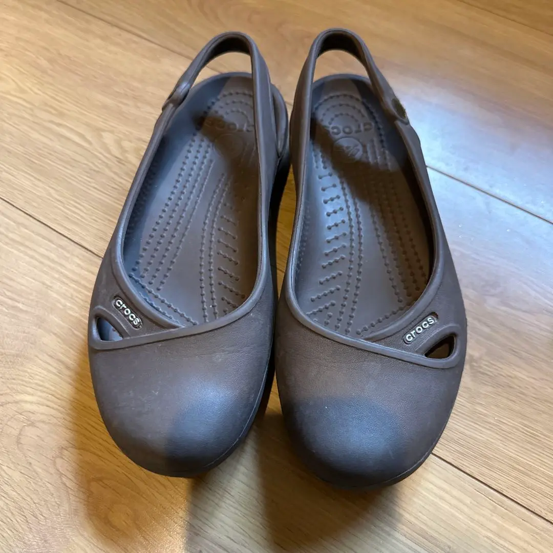 【新品】crocs クロックス オリビア W8 24㎝ パンプスフラットシューズ 2025年最新】クロックス オリビアの人気アイテム - メルカリ