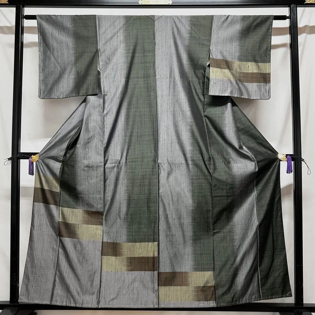 Thumbnail of Tatejima (Vertical Stripe) and Ichimatsu (Checkered) Pattern Tsumugi-ji Tsukesage