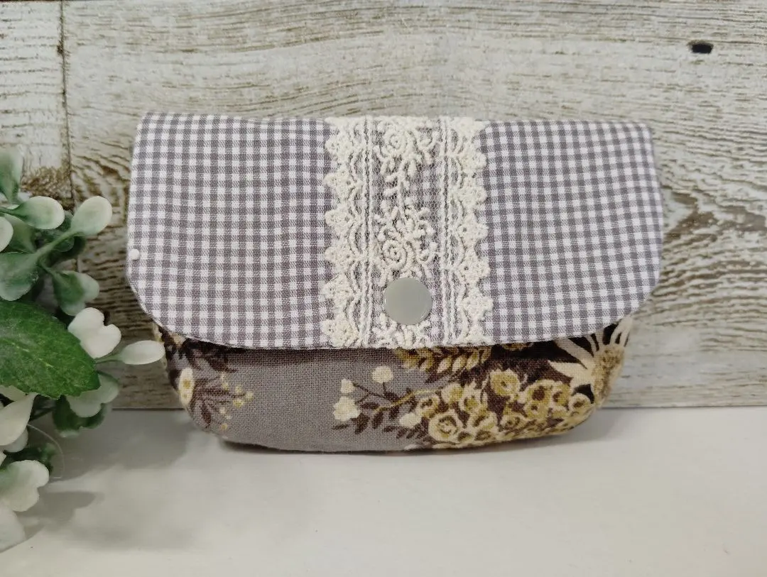 Thumbnail of Compact wallet, check pattern, floral pattern