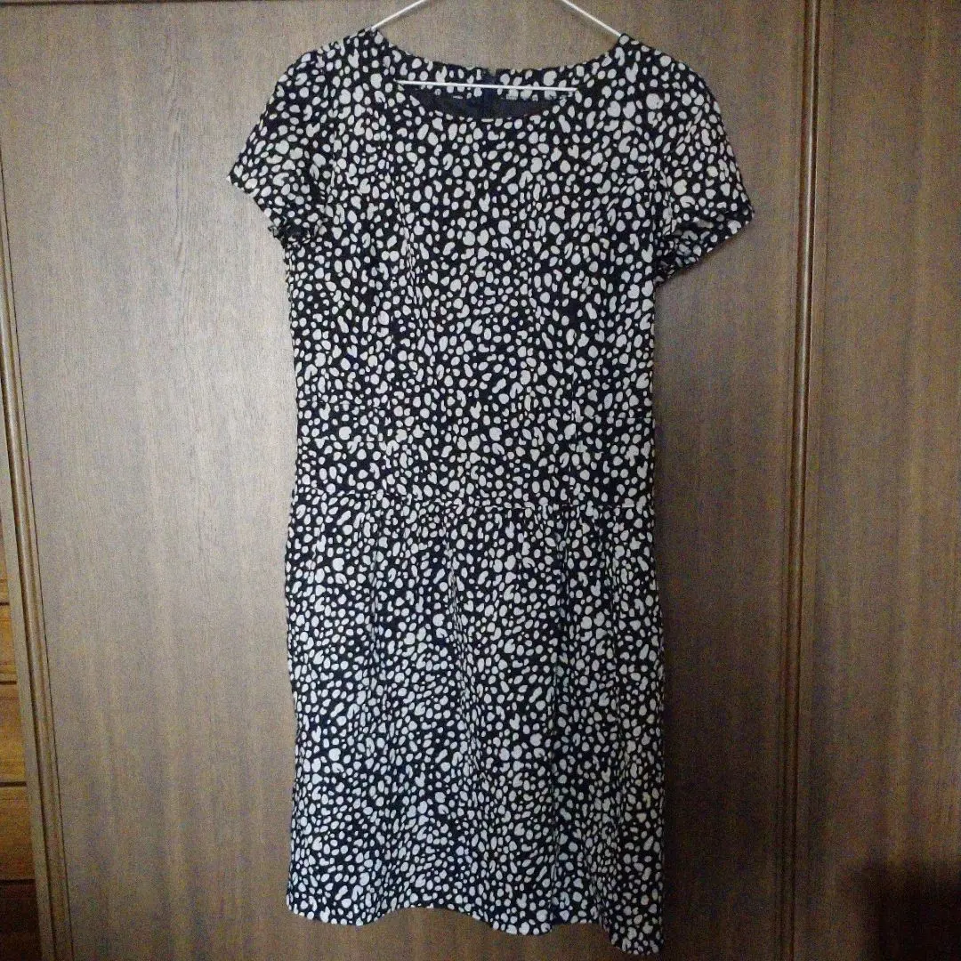 Thumbnail of Advance knee-length dress