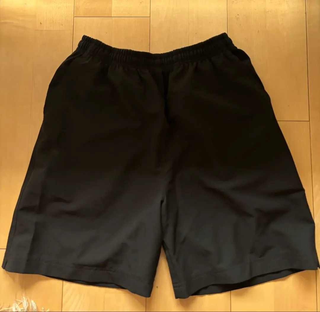 Thumbnail of Black shorts, elastic waist, women's M