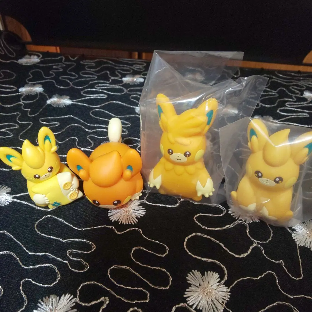 Thumbnail of Pokemon Kids: Pawmi, Pamott, and Pawmot 4-piece set