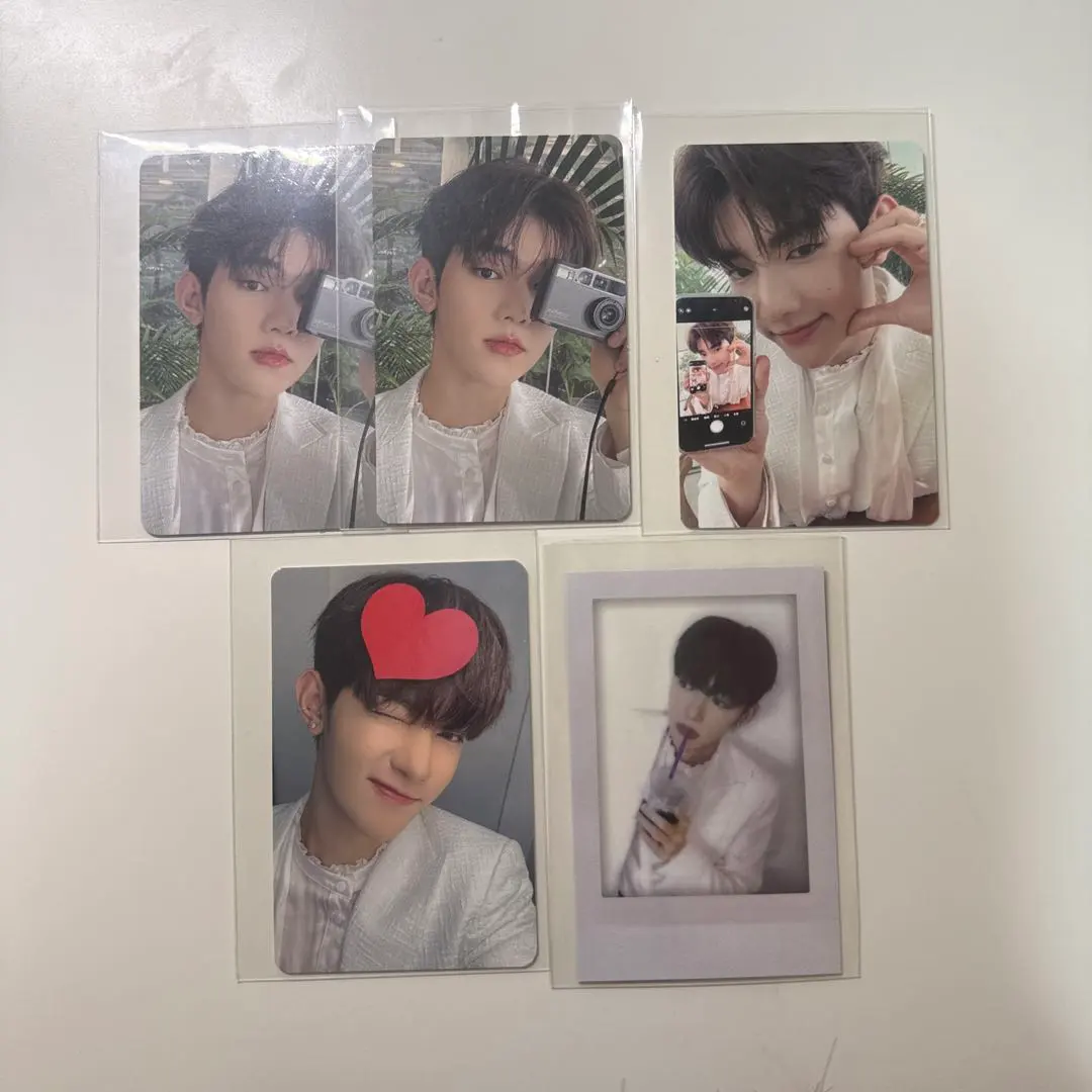 Thumbnail of ZB1 Zhang Hao trading card