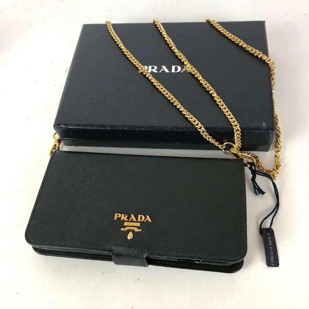 2025年最新】PRADA手帳型ケースの人気アイテム - メルカリ