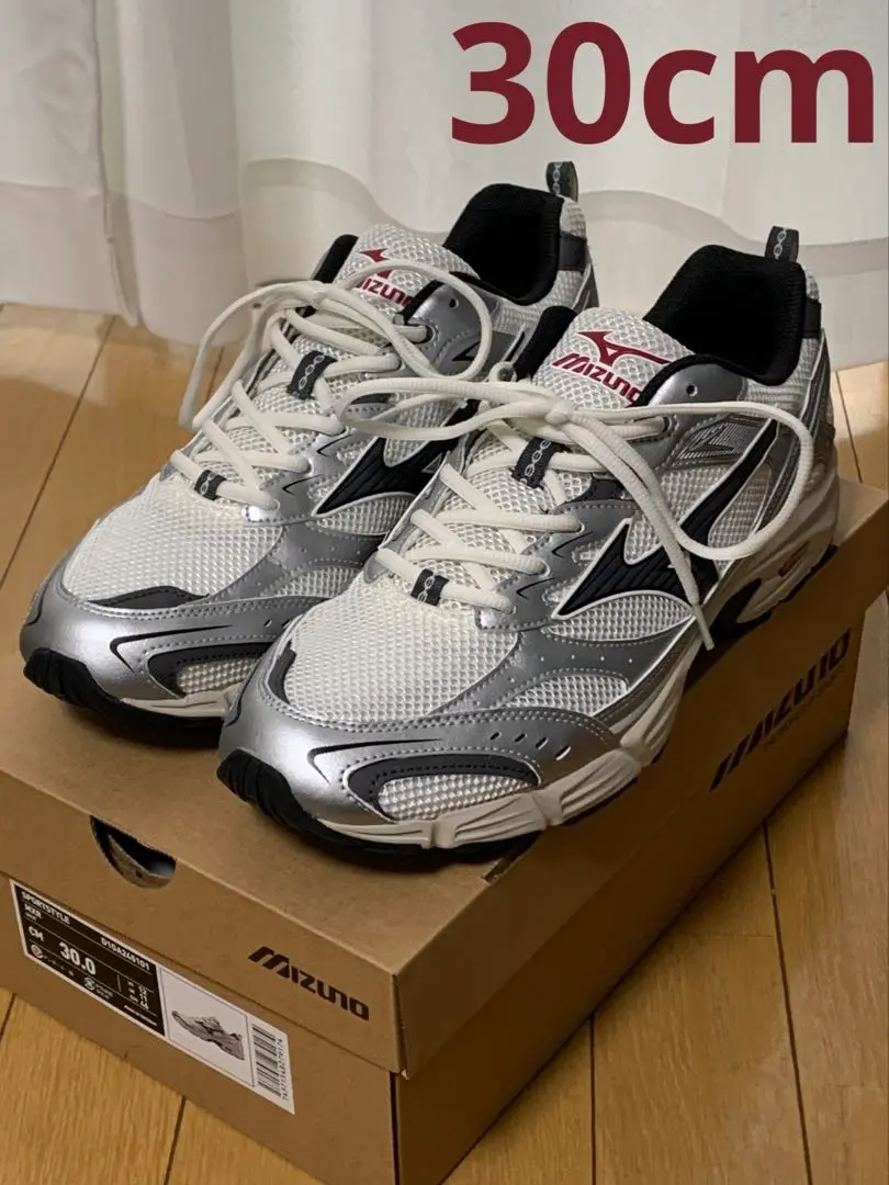 mizuno MXR OG White/Black/Silver 27.0cm