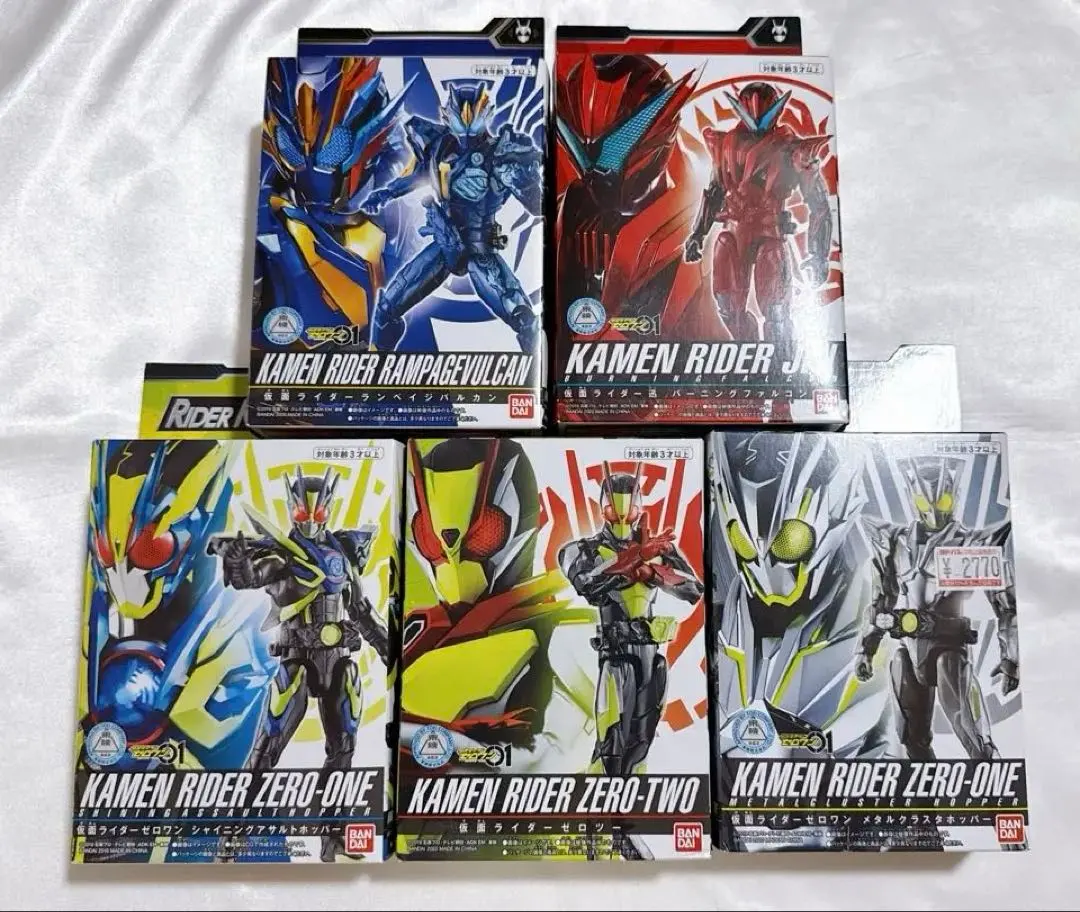Thumbnail of Kamen Rider Zero-One Rider Kicks Figure RKF