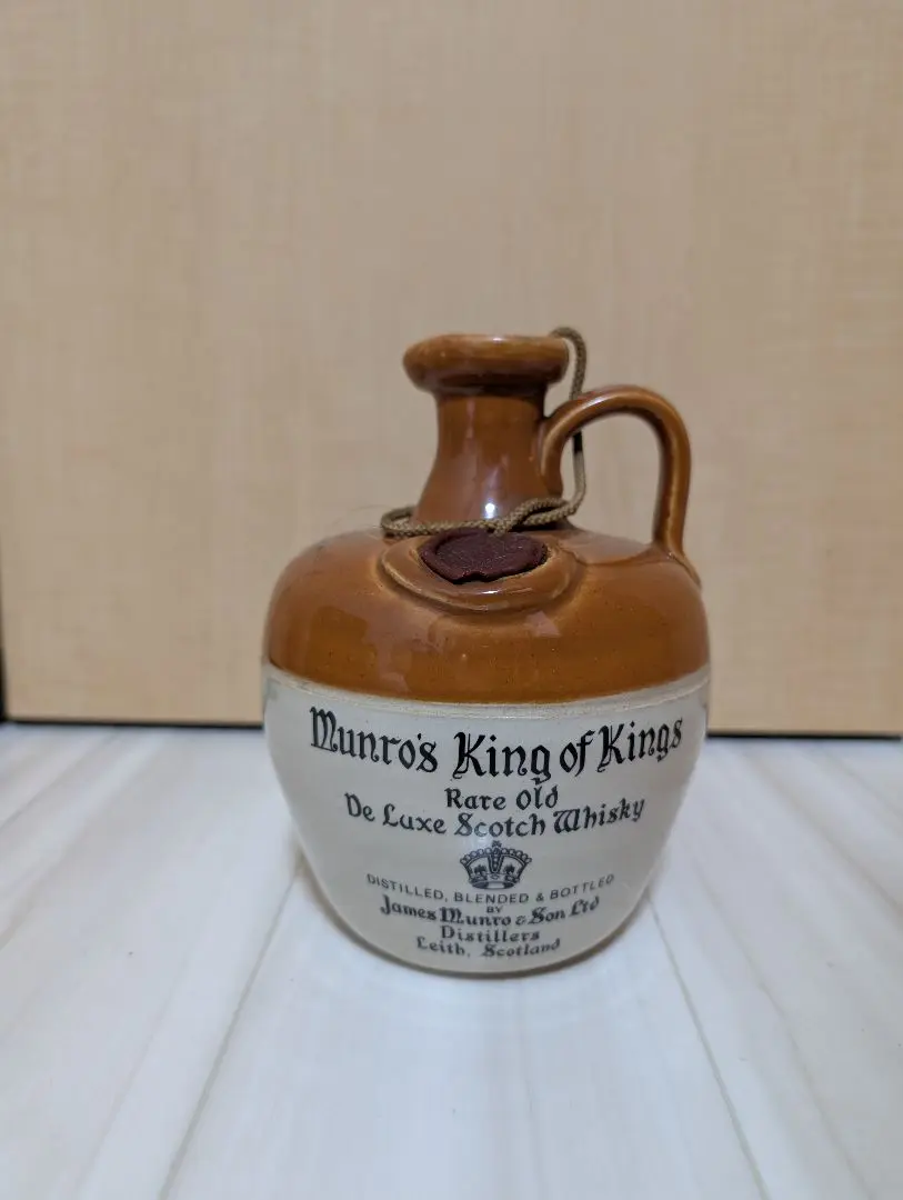 Munro's Kind of King スコッチウイスキー 陶器ボトル 兵庫県内配送限定 マンローズ キング オブ キングス ウイスキー