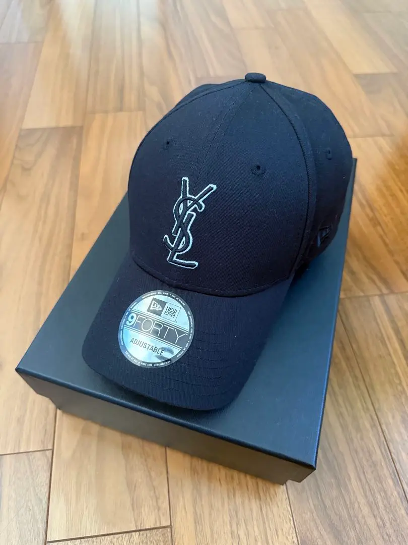 SAINT LAURENT ベースボールキャップ ブラック 美品 サンローラン YSL ニューエラー モノグラム ベースボール
