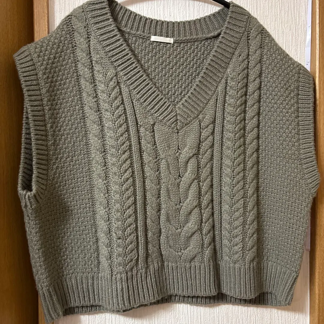 Thumbnail of GU Dusty Green Green Vest Autumn Clothes