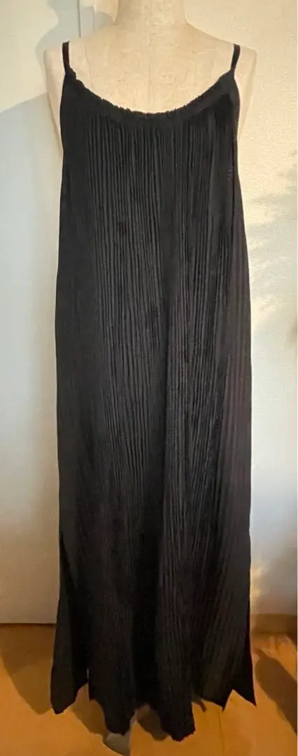 未使用 Allsaints スパンコール付きブラックキャミワンピース Mサイズ黒 2025年最新】オールセインツ キャミワンピースの人気アイテム