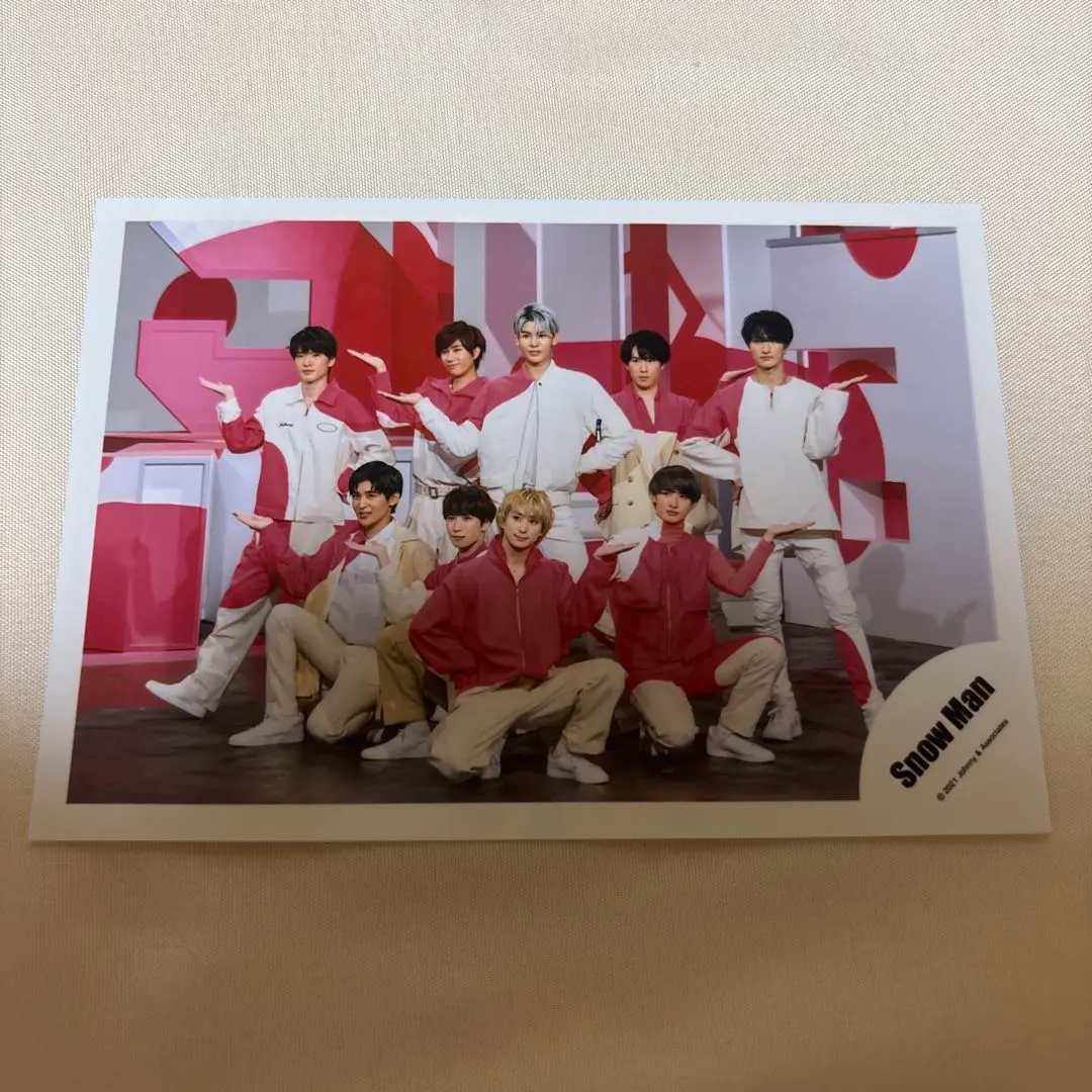 Thumbnail of Snow Man group photo off-shot 25