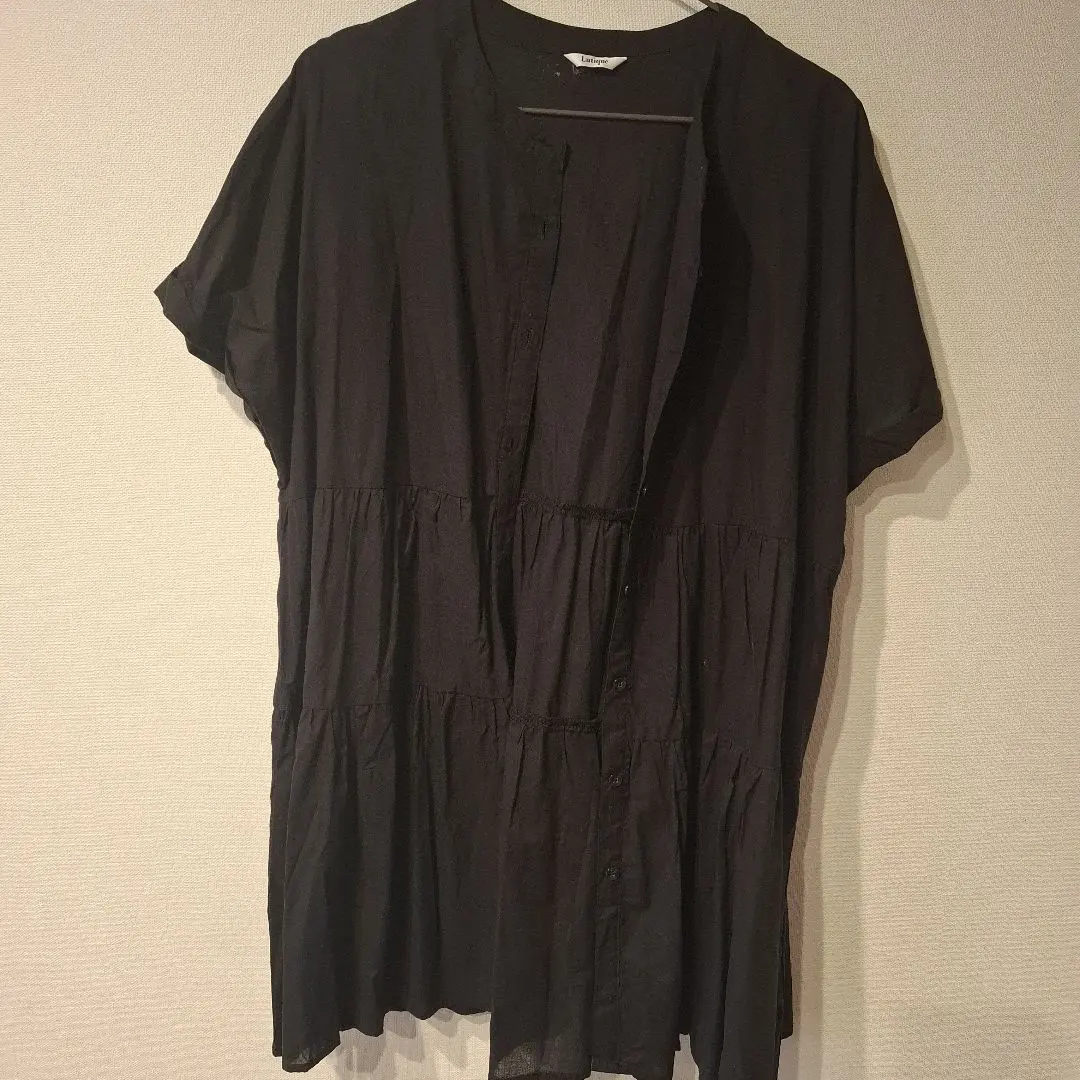 Thumbnail of Tiered tunic, short sleeves, with buttons, 4L