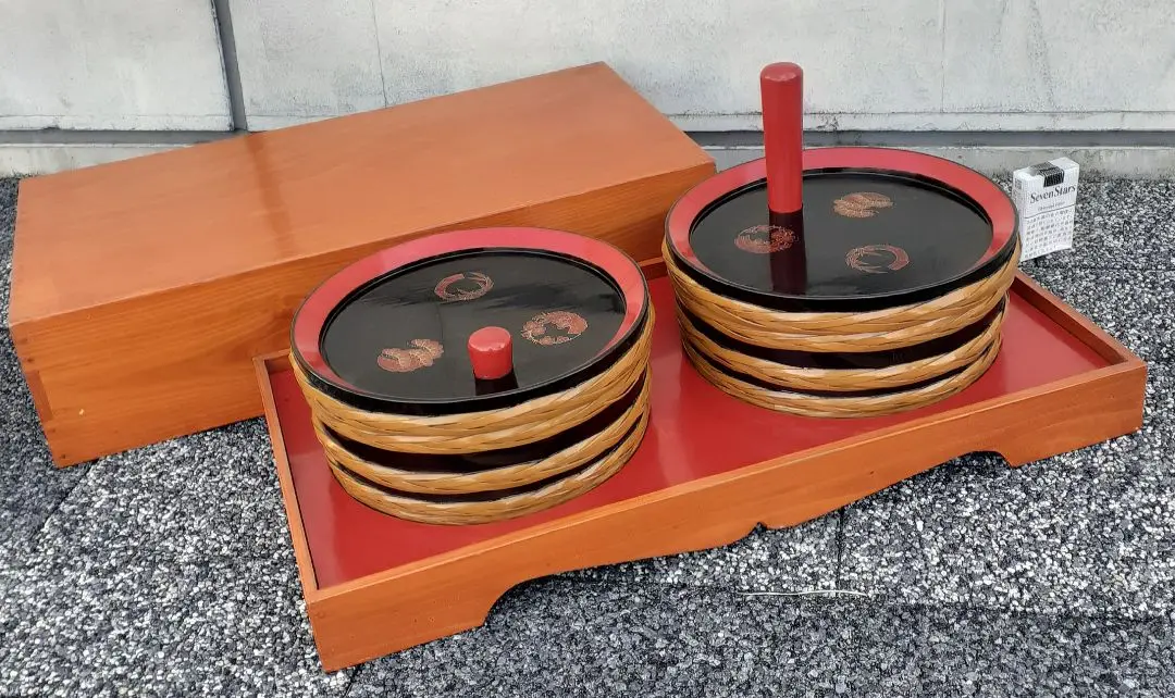 【時代古作品】大正時代～昭和　木製　時別仕様　本漆塗　松竹梅蒔絵　酒樽　樽 時代古作品】大正時代～昭和木製時別仕様本漆塗松竹梅蒔絵酒樽樽