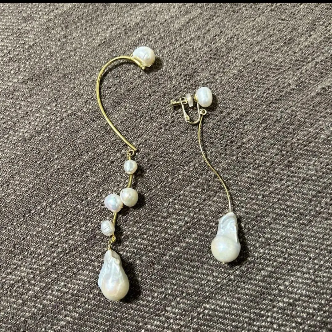 Thumbnail of Olga Blanca Earrings Pearl Wedding Ceremony Autumn Winter Pre-wedding Photoshoot