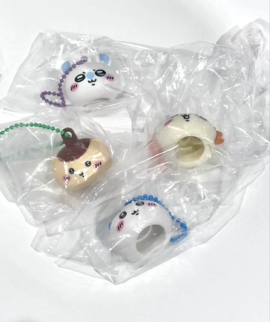 吉伊卡哇 唇膏蓋 轉蛋 鑰匙圈4個套組 的縮圖