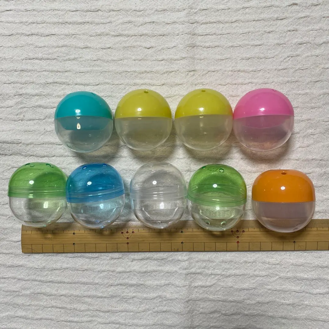 Thumbnail of Gachapon capsules only, 9 pieces. Different shapes are mixed in.