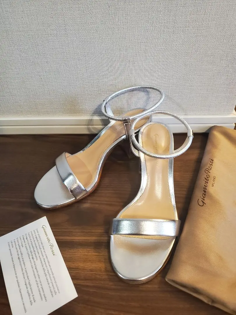 ✨️新品✨️Gianvito Rossi　高級　サンダル　ストラップ　シルバー 2025年最新】Gianvito Rossi カラー：シルバー系 サンダルの人気
