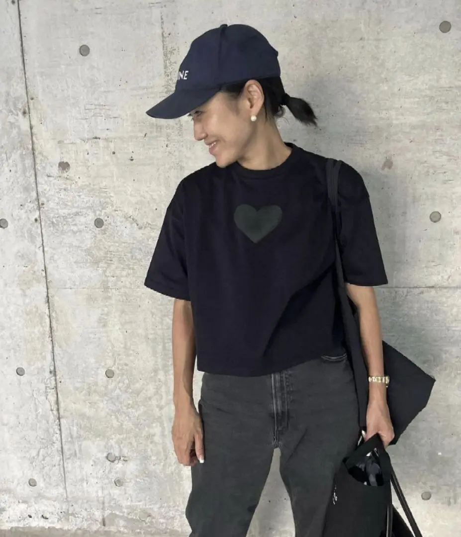 COUDRE ブラック 半袖Tシャツ サイドスリット　クードル COUDRE ブラック 半袖Tシャツ サイドスリット クードル - メルカリ