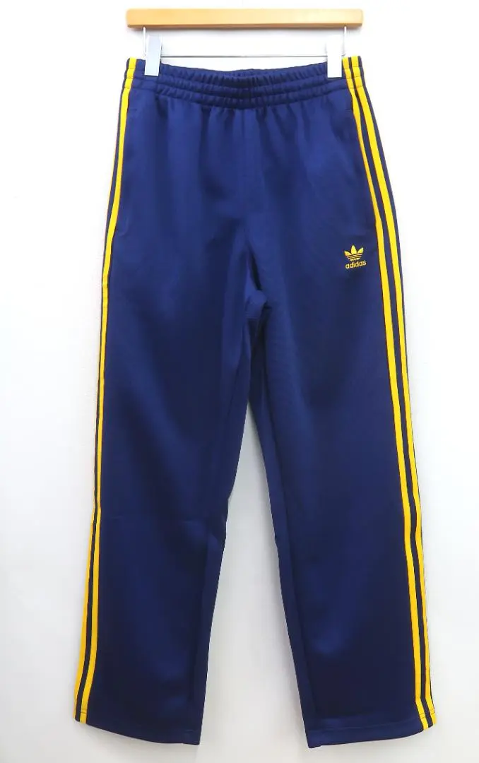 未使用 adidas アディカラー クラシックス+ ワイドレッグトラックパンツ adidas（アディダス）の「アディカラー クラシックス+ ワイド