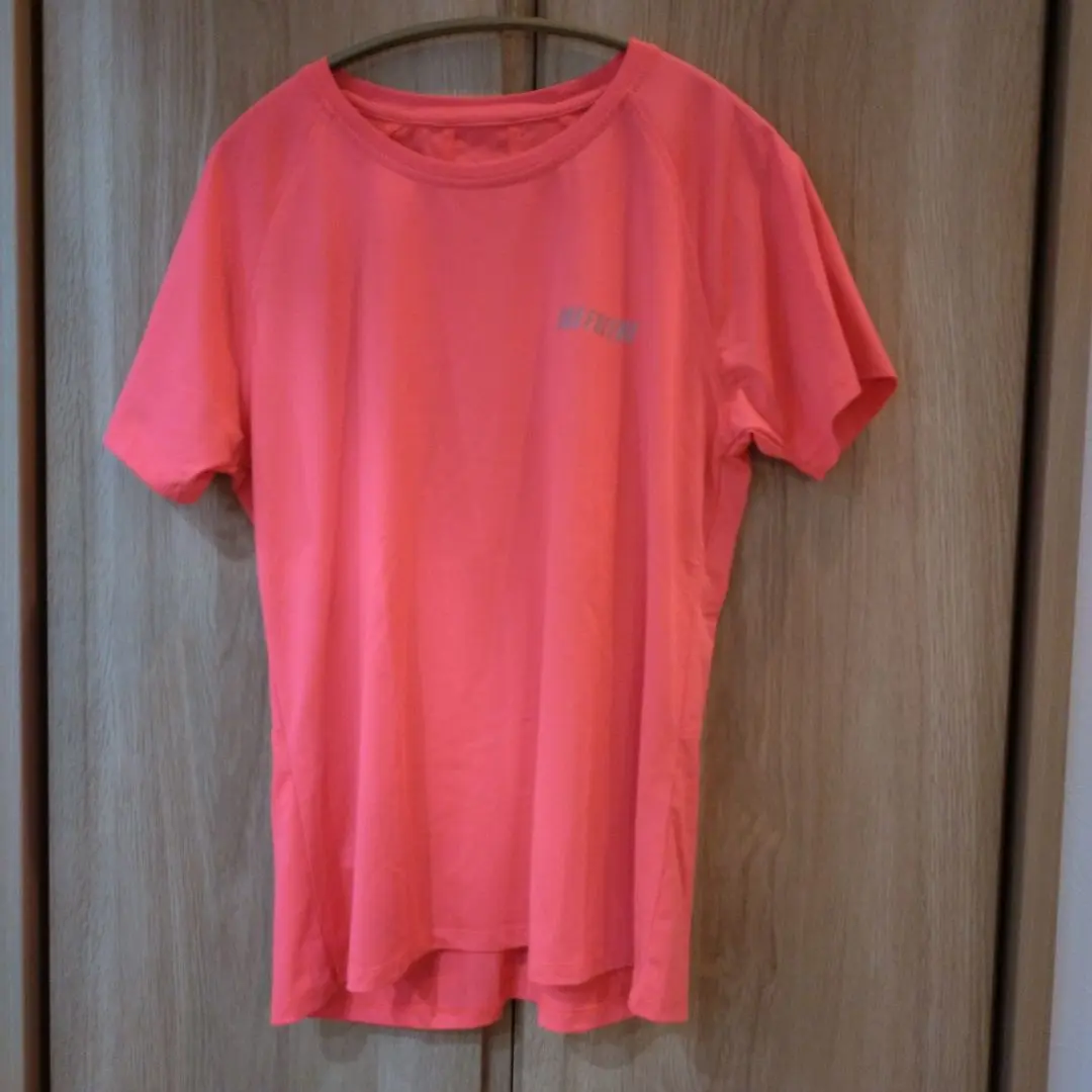 Thumbnail of Fluorescent pink training top, women's M