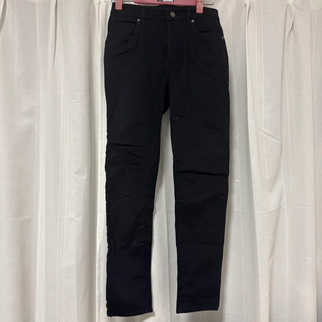 黑色直筒牛仔褲 的縮圖