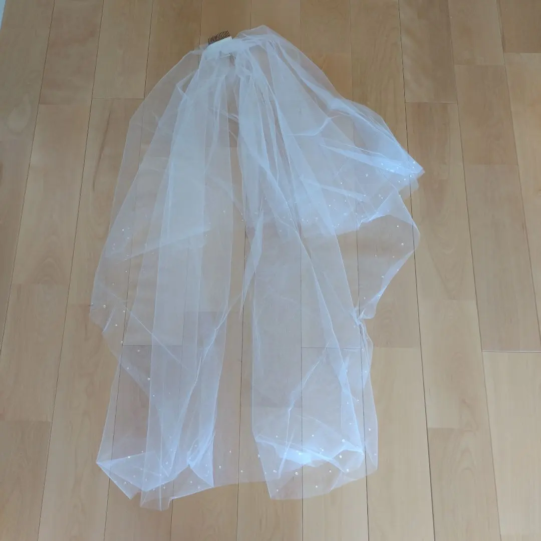 Thumbnail of Long wedding veil with sequins
