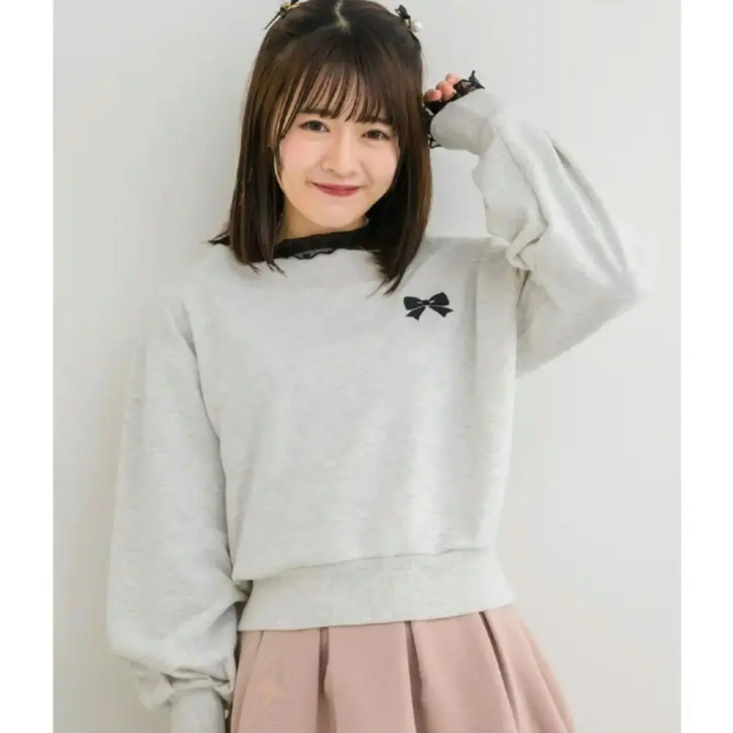 Thumbnail of Boat neck short trainer