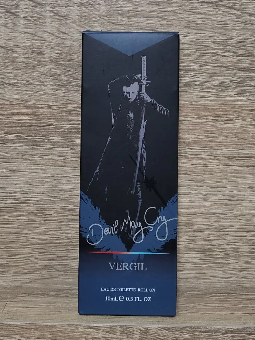 Devil May Cry バージル ロールオンパフューム 香水 10mL Amazon.co.jp: Capcom Cafe Devil May Cry Roll On Perfume