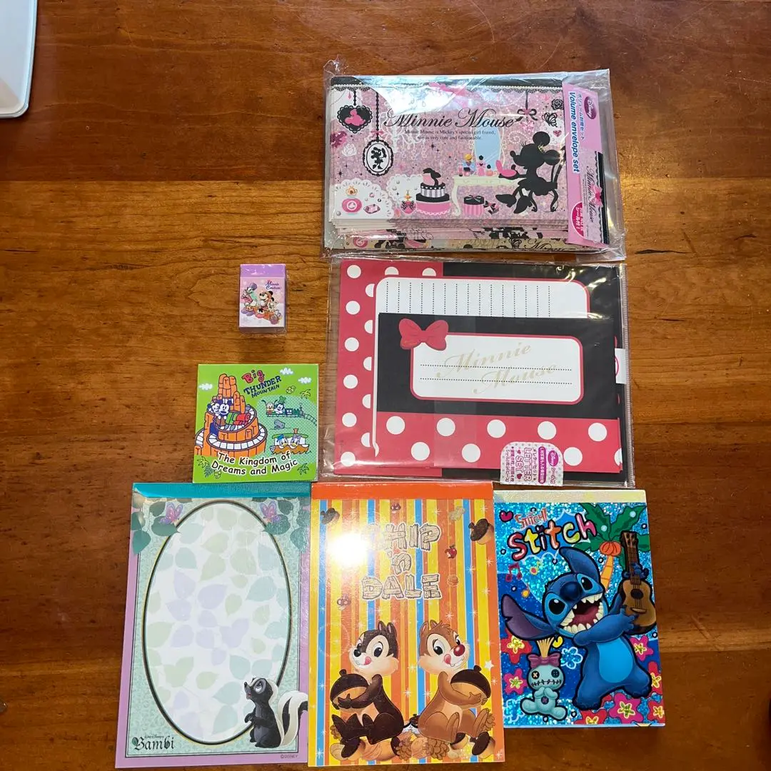 Thumbnail of Character letter set, memo pad, eraser