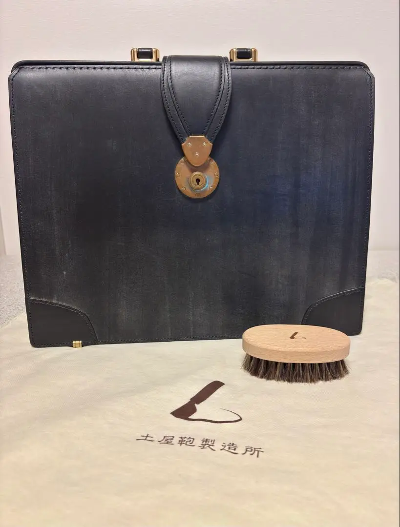 【極美品】土屋鞄　ボストンバッグ ダレスバッグ　本革　ブラック　極美品 2025年最新】土屋鞄 カラー：ブラック系 ボストンバッグ・旅行用