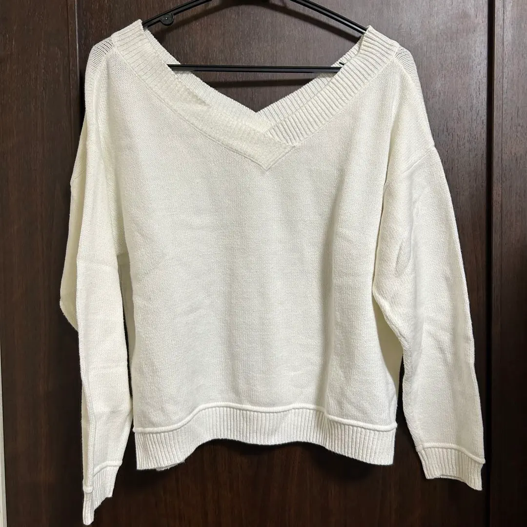 埃墨達 EMODA 針織衫 春季針織衫 V領 的縮圖