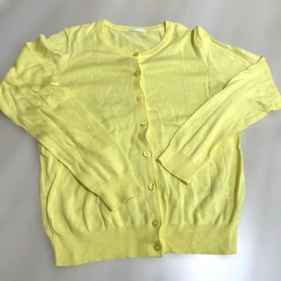 Thumbnail of Women's cardigan