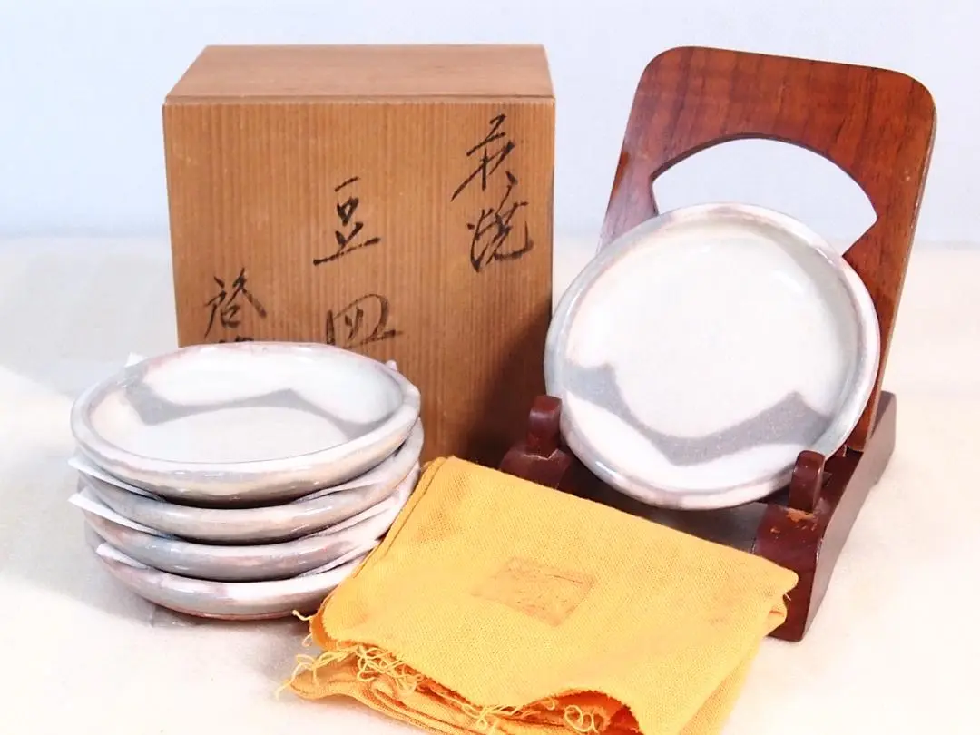 清水啓功作　萩焼　粉引　鬼熊川　茶碗　共箱　共布　略歴付　茶道具 Amazon.co.jp: 清水啓功作 萩焼 粉引 鬼熊川 茶碗 共箱 共布