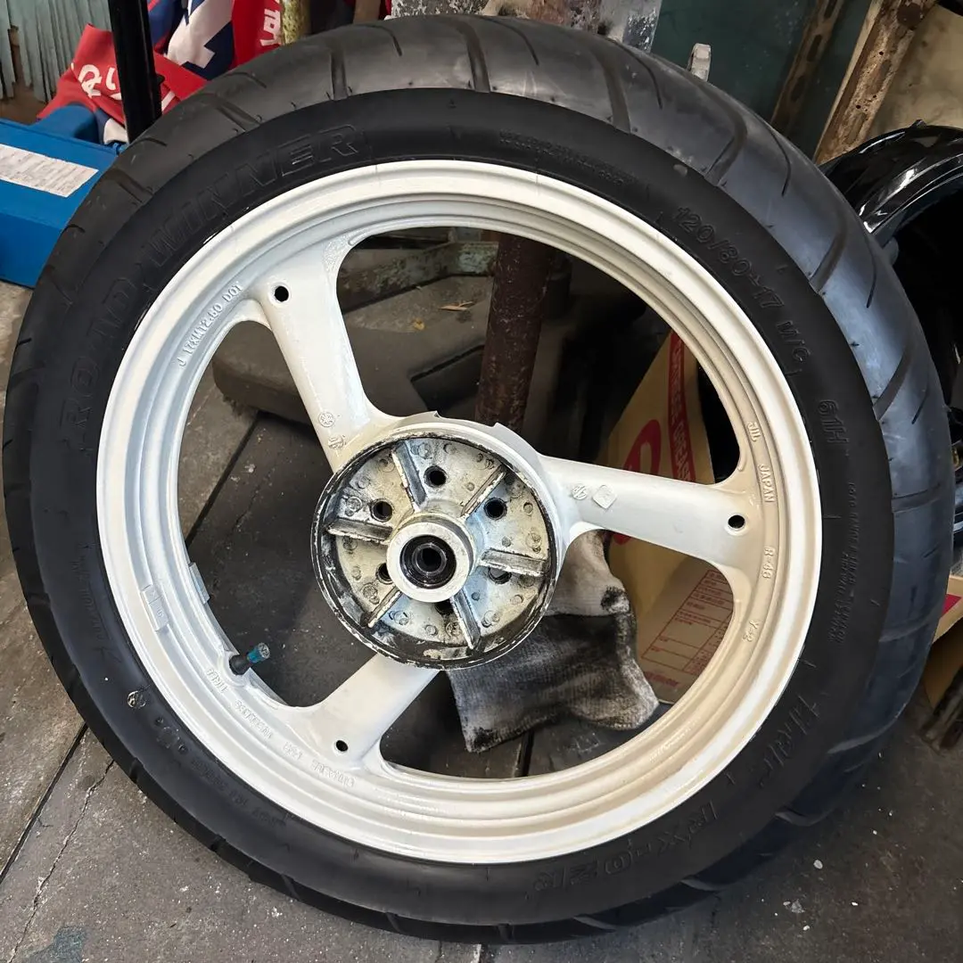 FZR250 タイヤホイール前後 FZR250 前後ホイール 塗装済み - メルカリ