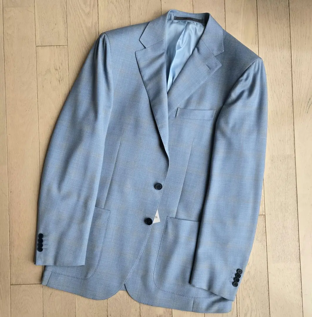 新品同様　Cantarelli ウールスーツ　サイズ４８ 新品同様 Cantarelli ウールスーツ サイズ48