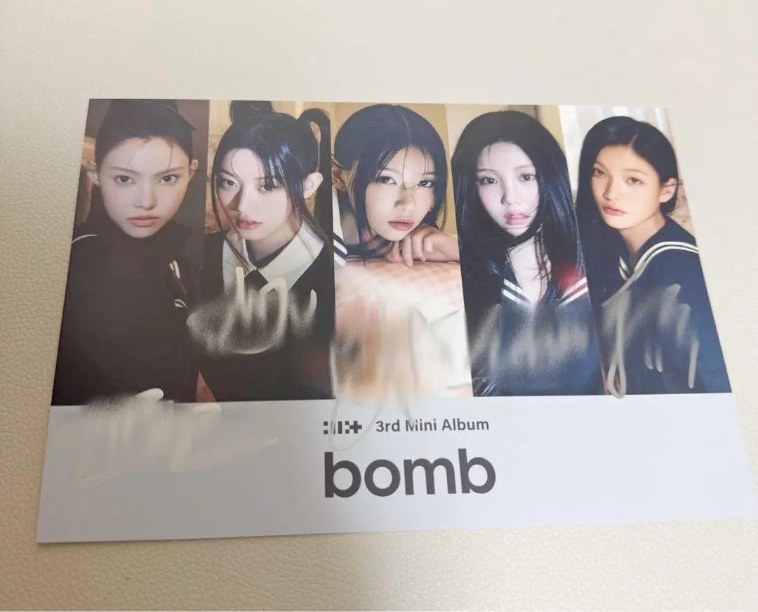ILLIT 아일릿 アイリット YUNAH 윤아 ユナ 直筆サイン入りチェキ 2025年最新】illit サイン チェキの人気アイテム - メルカリ