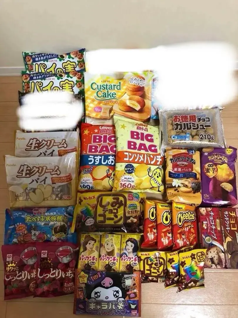 Thumbnail of Great Deal! Assorted Snacks Set - Worth ¥8000 → Today Only ¥6888 → Now ¥3666