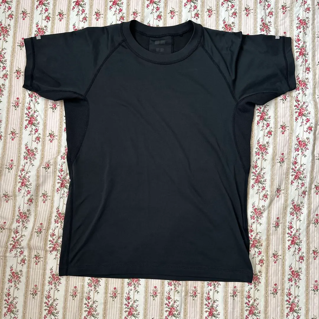 Thumbnail of Uniqlo Black Quick-Drying T-shirt Raglan Sleeve