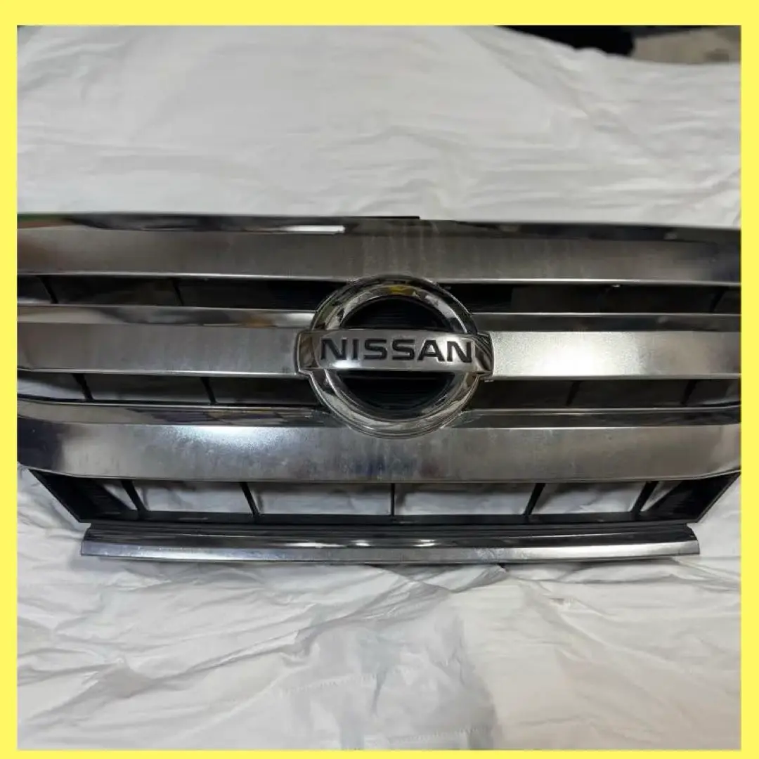 Nissan グリル SERENAc26前期IMPULのフードガーニッシュ付