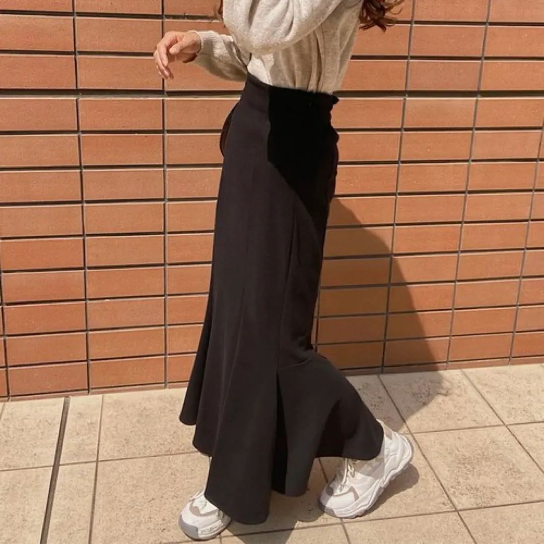 Thumbnail of Slit Mermaid Long Skirt (Fall/Winter, Soft & Stretchy Material)